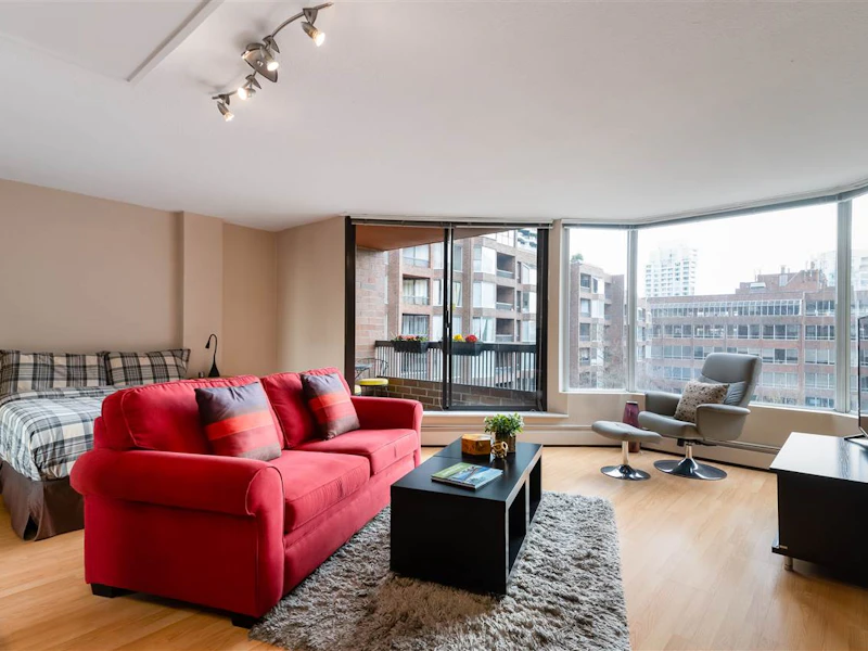 513 - 950 Drake Street, Vancouver BC V6Z 2B9