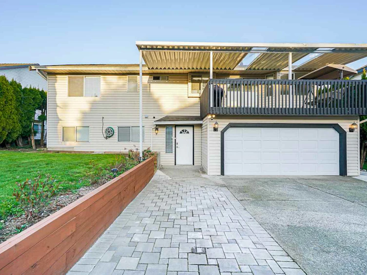 5649 192 Street, Surrey, BC, V3S 7M7