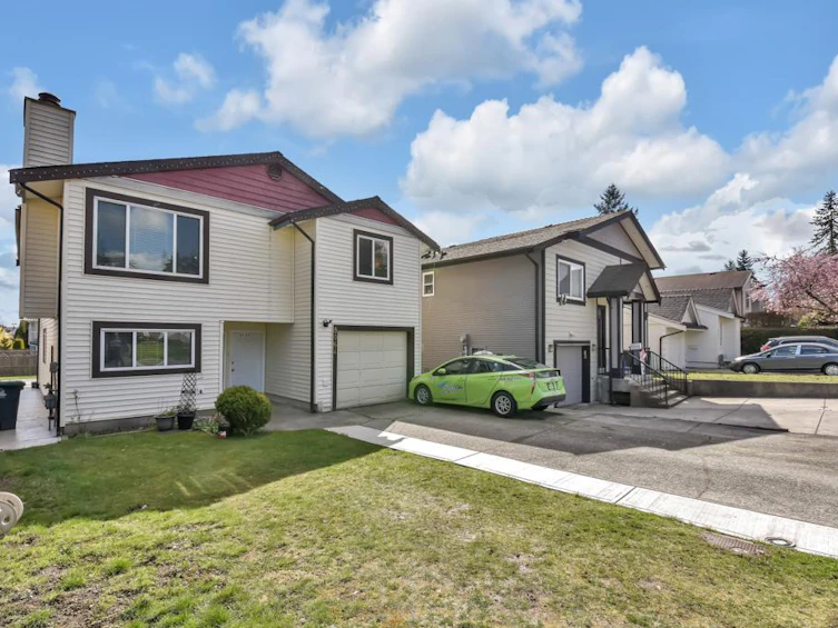8064 122a Street, Surrey, BC, V3W 7R4