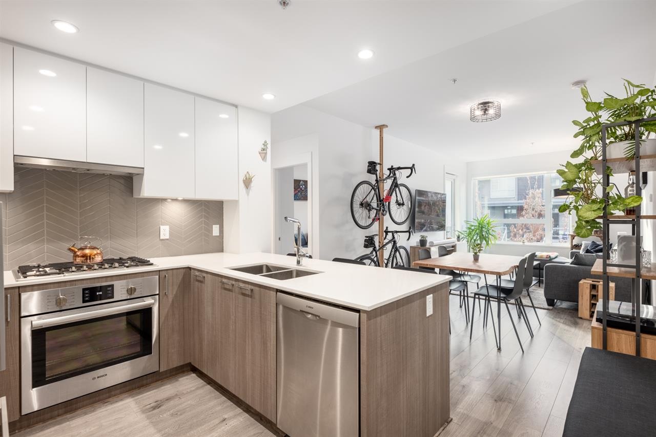 106-715 W 15th Street, North Vancouver, BC, V7M 1T2