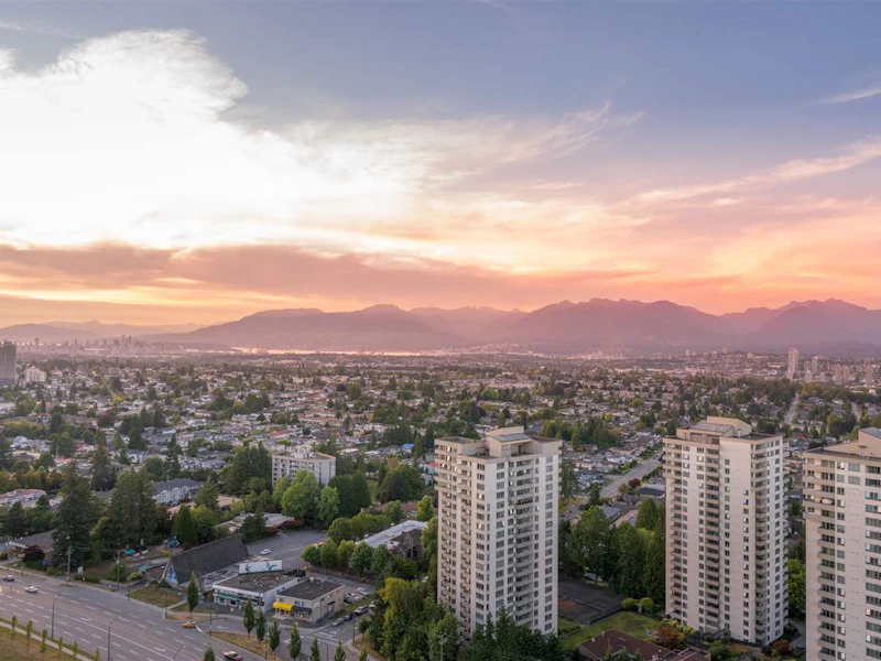 3207 - 5883 Barker Avenue, Burnaby BC