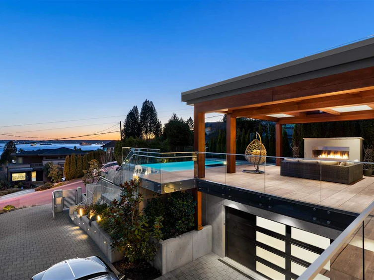 2545 Mathers Avenue, West Vancouver, BC, V7V 2J2