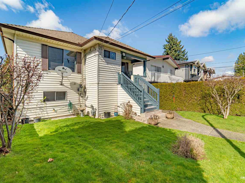 8151 17th Avenue, Burnaby BC V3N 1M7
