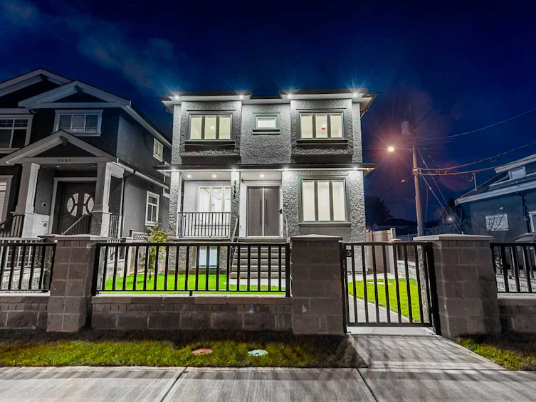 5652 Killarney Street, Vancouver, BC, V5R 3W2
