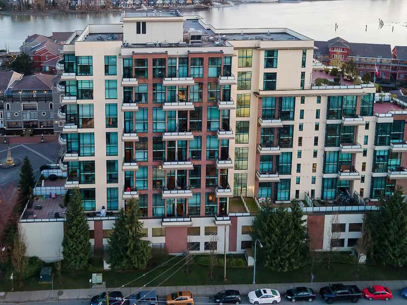406 - 10 Renaissance Square, New Westminster BC V3M 7B1