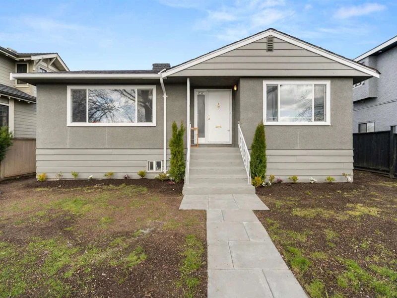 4573 Parker Street, Burnaby BC V5C 3E1