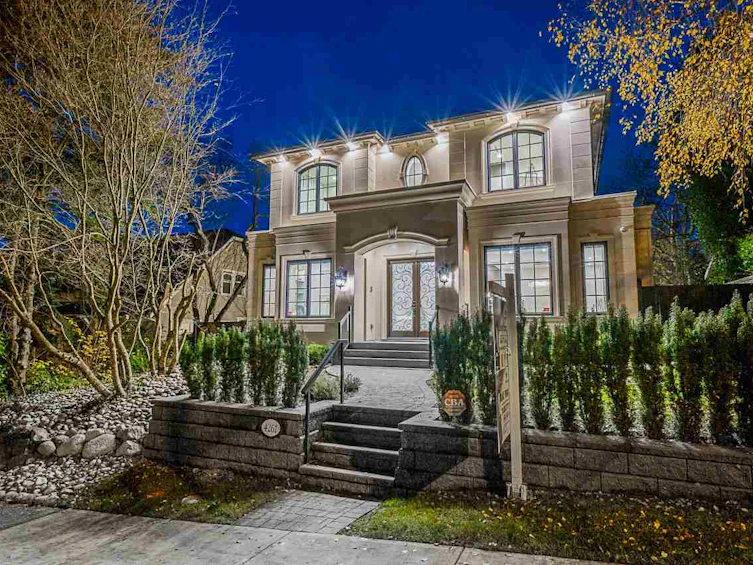 4261 W 13th Avenue, Vancouver, BC, V6R 2T7