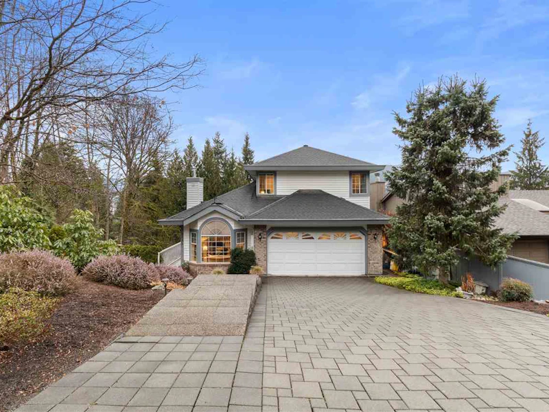 1081 Corona Crescent, Port Moody BC V3J 7J1