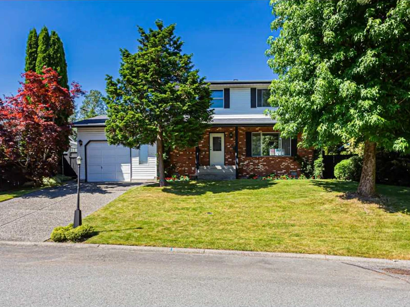 19293 63a Avenue, Surrey BC V3S 7L5