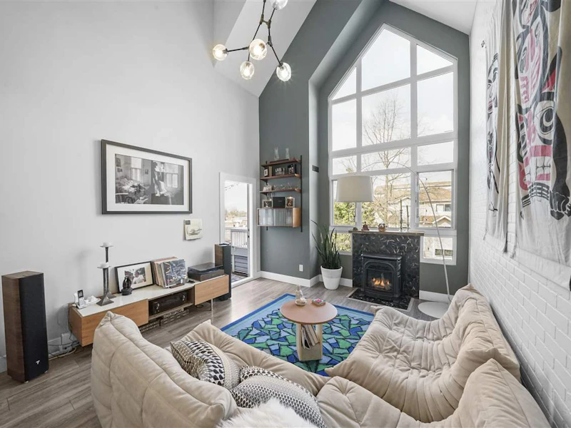 303 - 1330 Graveley Street, Vancouver BC V5L 3A2