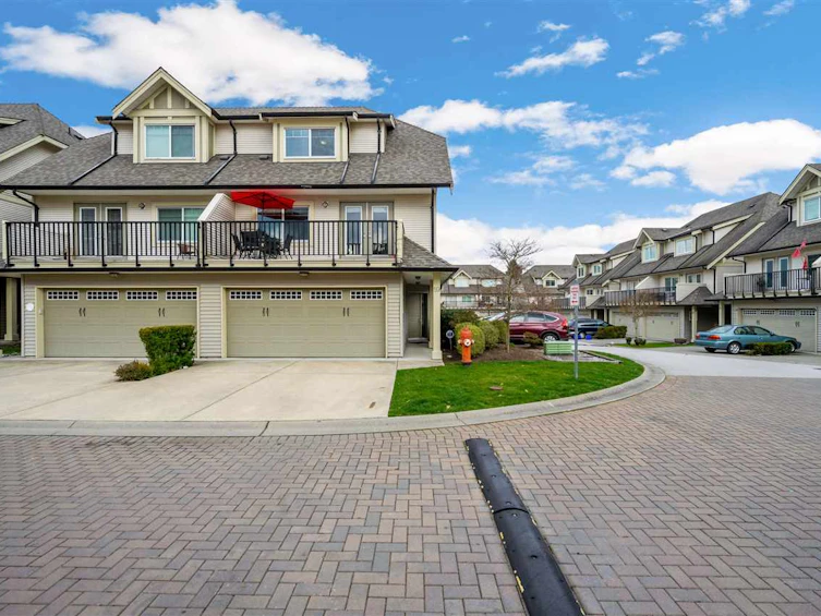 19-8358 121a Street, Surrey, BC, V3W 1T6