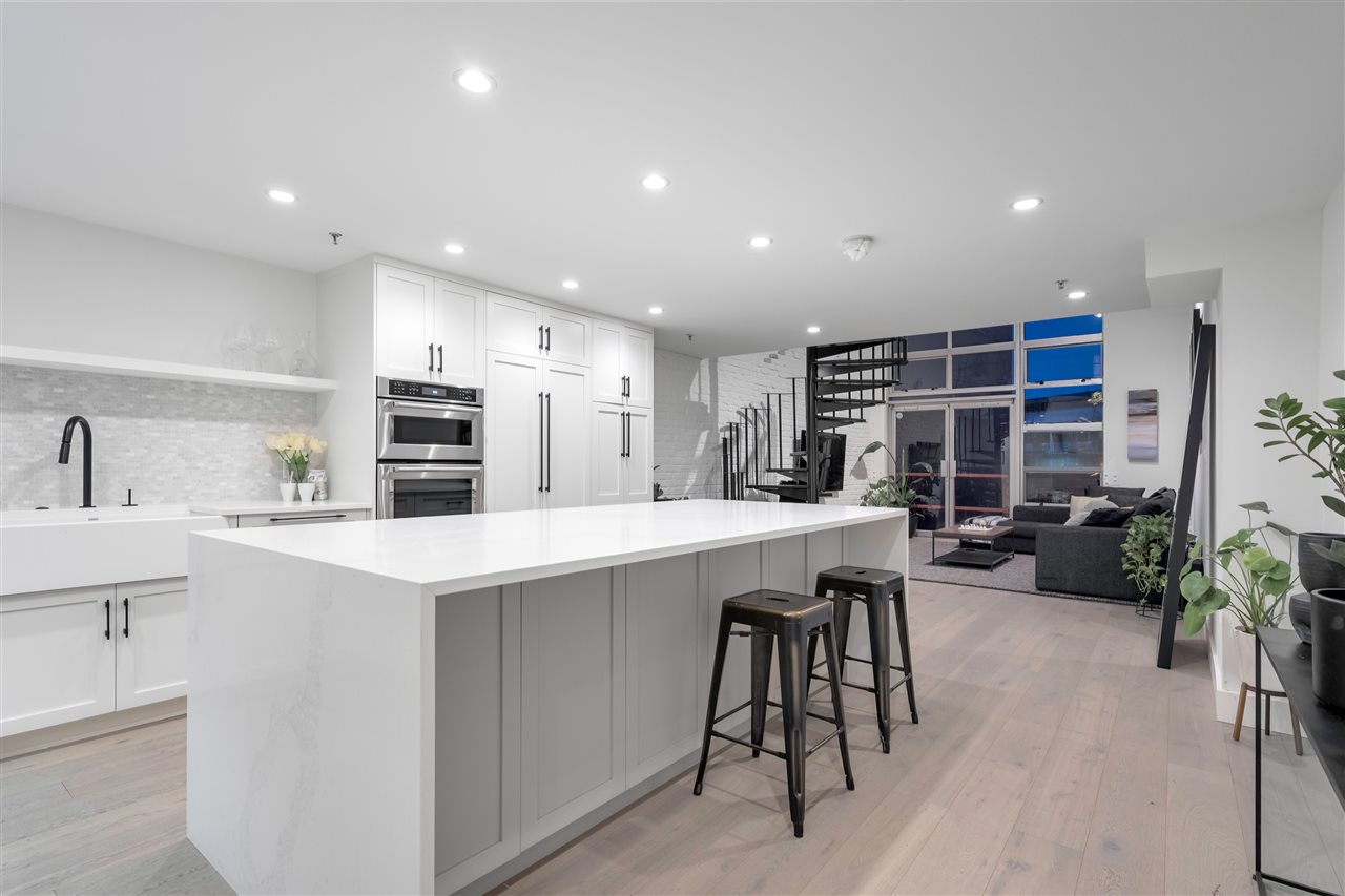 208-272 E 4th Avenue, Vancouver, BC, V5T 4S2