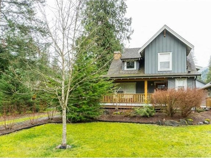 1767 Tree House Trail, Cultus Lake BC