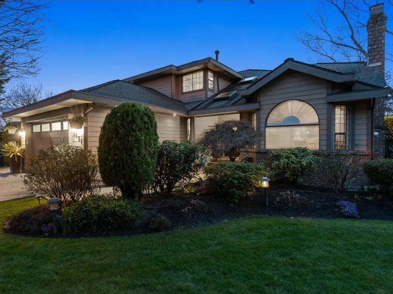 5481 181a Street, Surrey BC V3S 7Z2