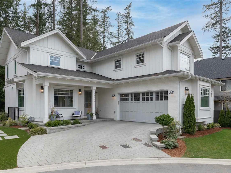 13176 19a Avenue, Surrey, BC, V4A 9M9