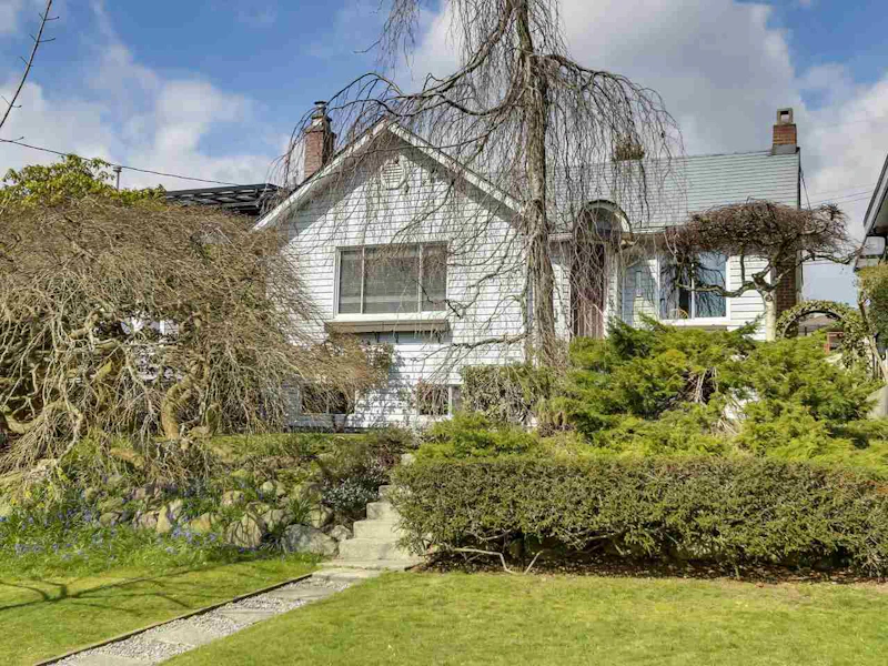 813 W 69th Avenue, Vancouver BC V6P 2W4