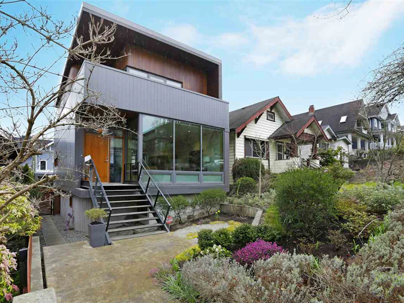 3820 Heather Street, Vancouver BC V5Z 3L3