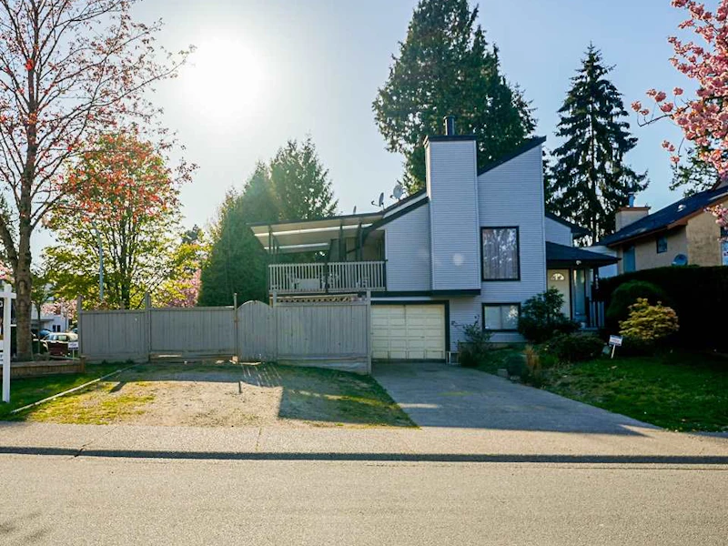 6853 Helston Crescent, Surrey BC V3W 6W2