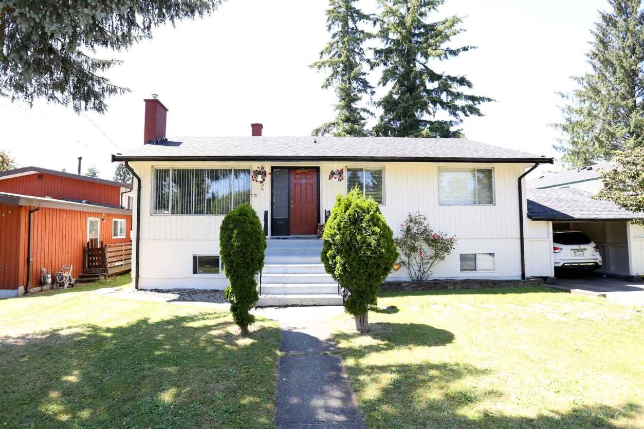9895 128a Street, Surrey, BC, V3T 3E2