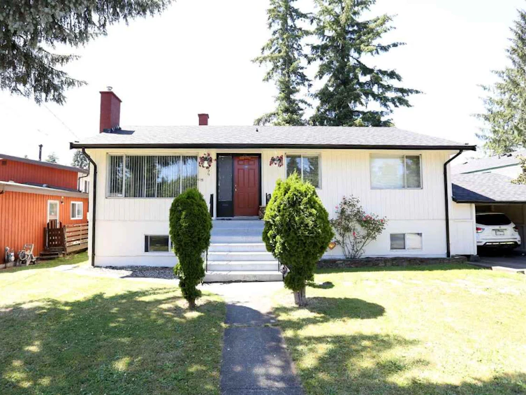 9895 128a Street, Surrey, BC, V3T 3E2