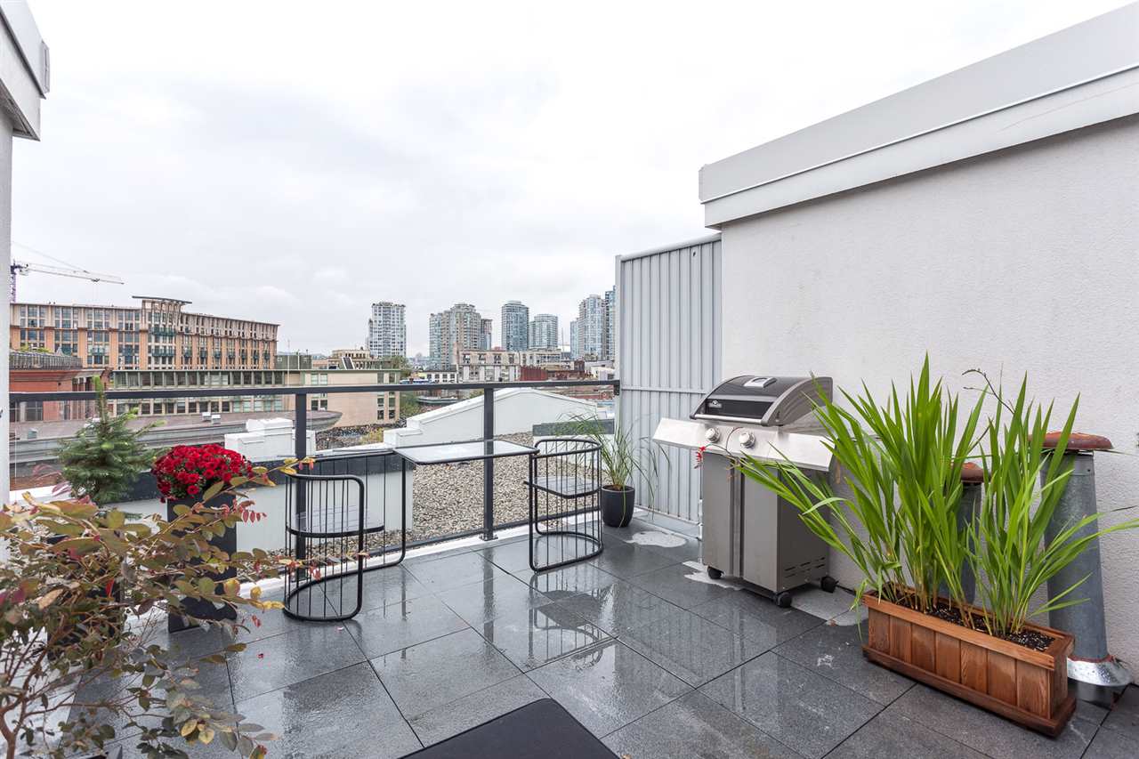 PH805-27 Alexander Street, Vancouver, BC, V6A 1B2