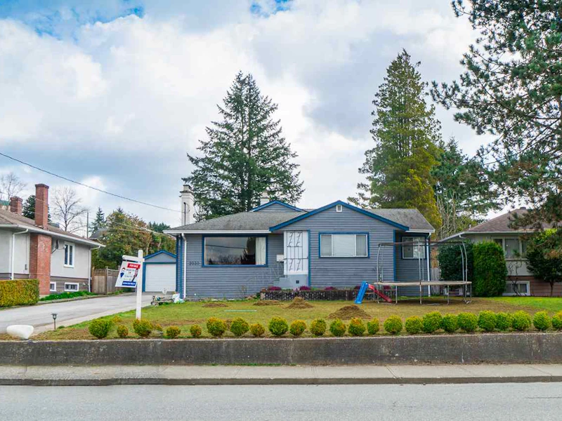 2030 Duthie Avenue, Burnaby BC V5A 2S2