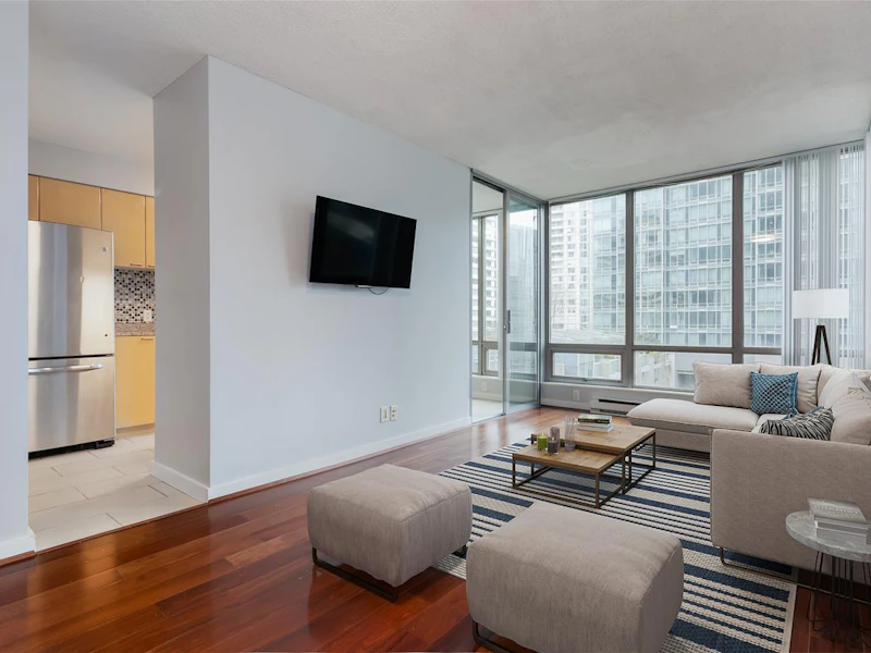 602 - 1200 W Georgia Street, Vancouver BC V6E 4R2