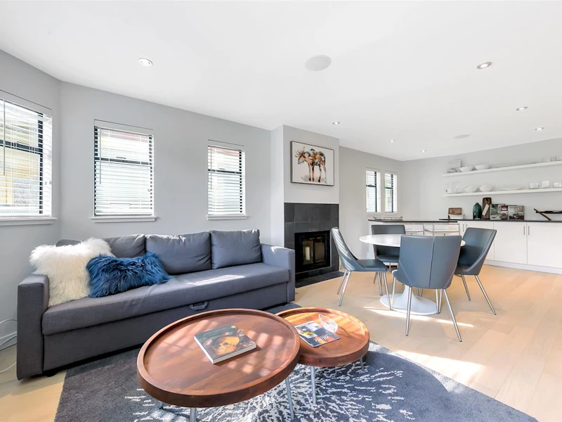 2 - 1945 W 15th Avenue, Vancouver BC V6J 2L2