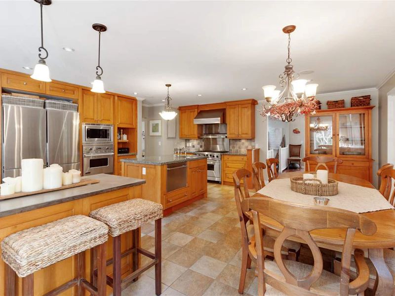 3933 Westridge Avenue, West Vancouver BC V7V 3H6