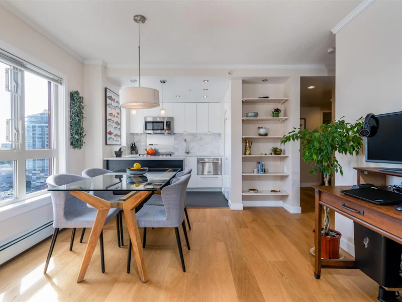 1205 - 121 W 15th Street, North Vancouver BC V7M 1R8