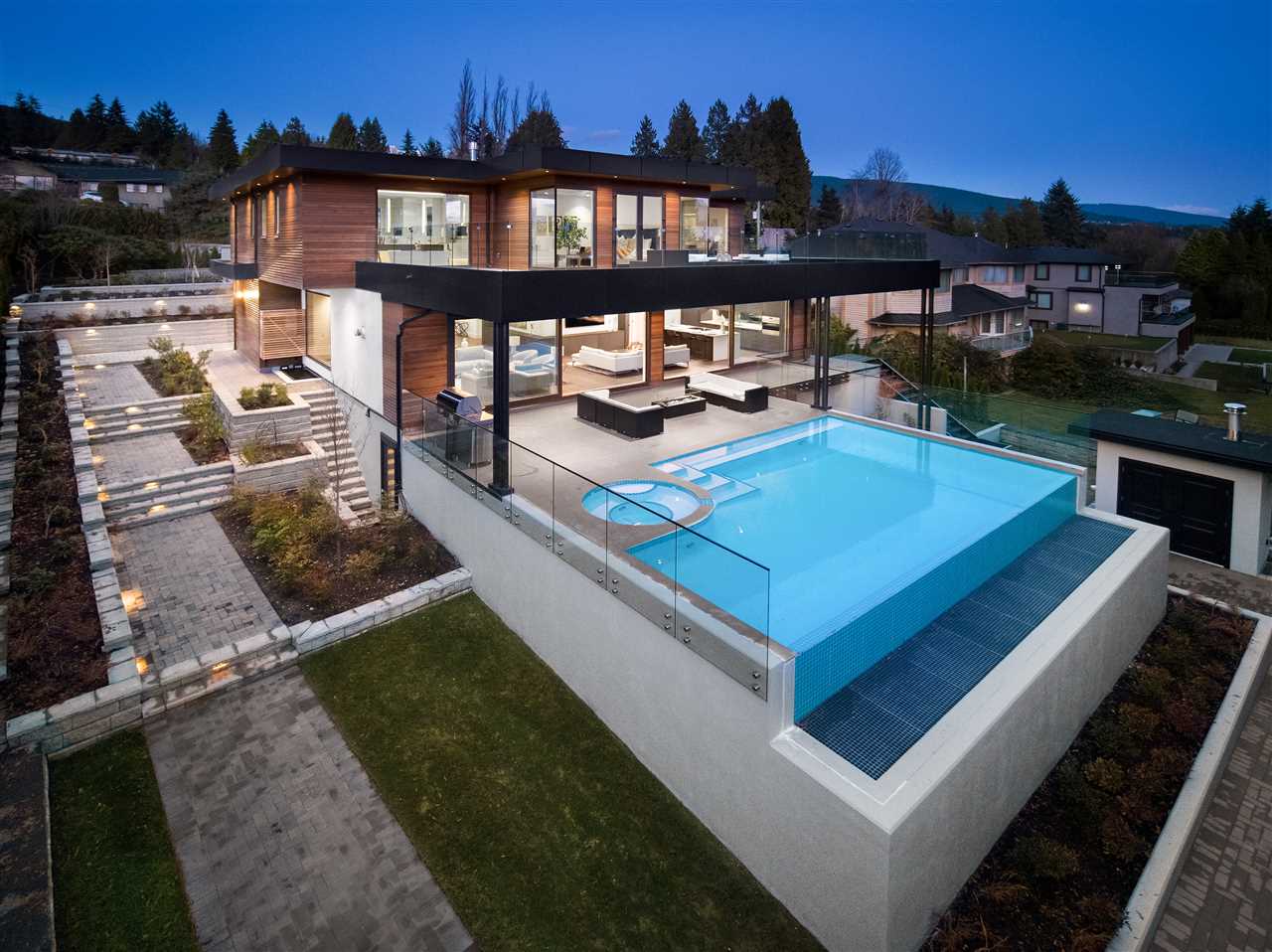 1040 Wildwood Lane, West Vancouver, BC, V7S 2H8
