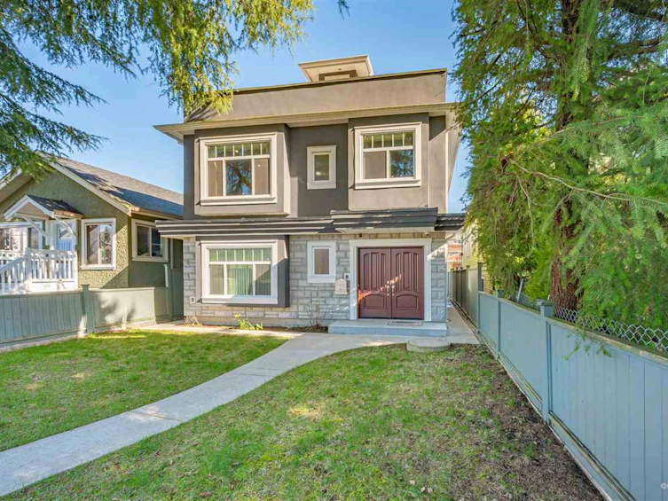 4762 Reid Street, Vancouver, BC, V5R 3Y8