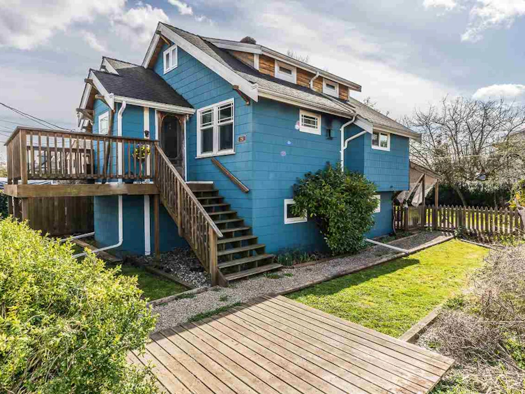 256 Boyne Street, New Westminster, BC, V3M 5J8