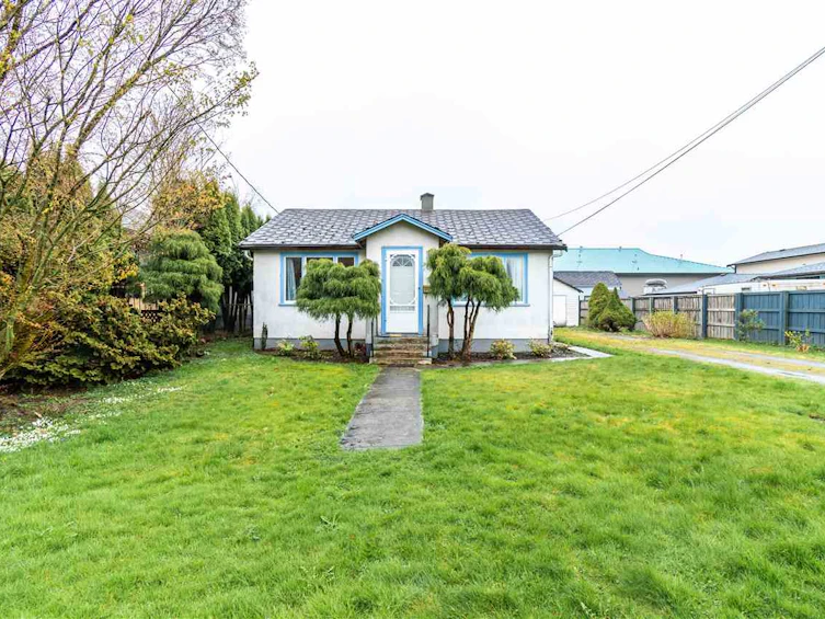 46060 Fifth Avenue, Chilliwack, BC, V2P 1M7
