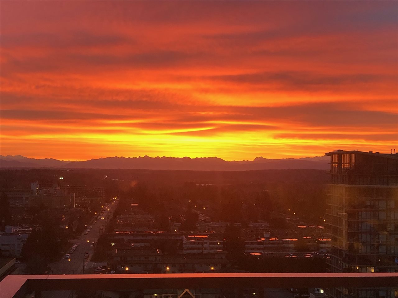 1506 15152 Russell Ave  