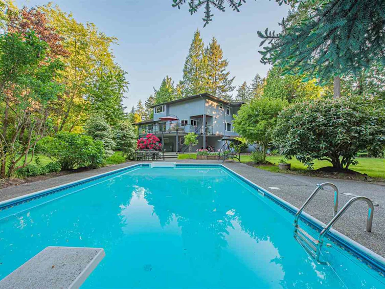 13455 26 Avenue, Surrey, BC, V4P 1Y4