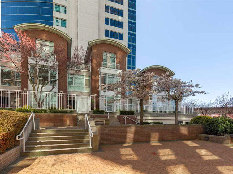 1228 Quebec Street, Vancouver, BC, V6A 4G7