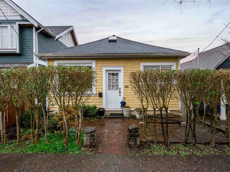 1622 E 11th Avenue, Vancouver, BC, V5N 1Y7
