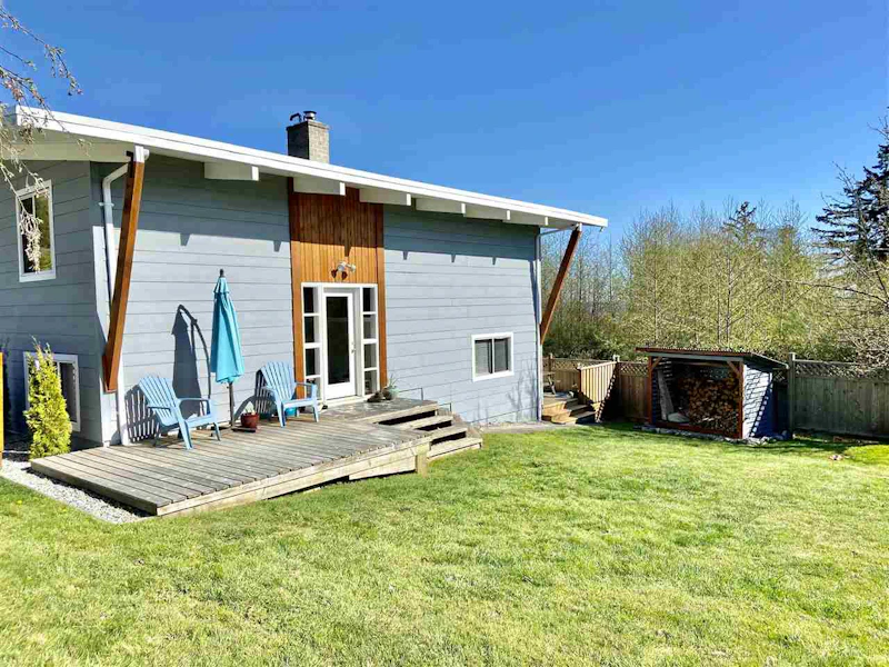 6211 Baillie Road, Sechelt BC