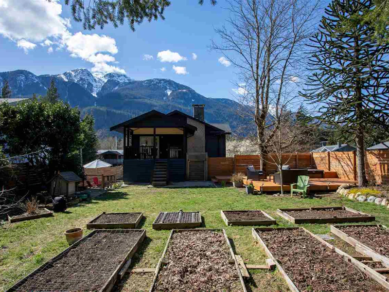 1201 Parkwood Place, Squamish BC V0N 0A4