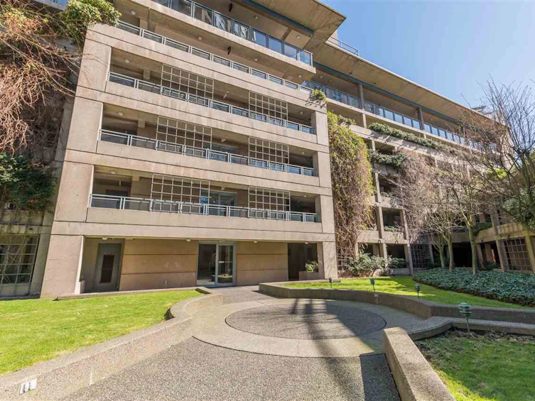 511-555 Abbott Street, Vancouver, BC, V6B 6B8