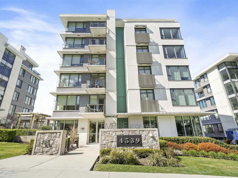 201 - 4539 Cambie Street, Vancouver BC V5Z 2Y9