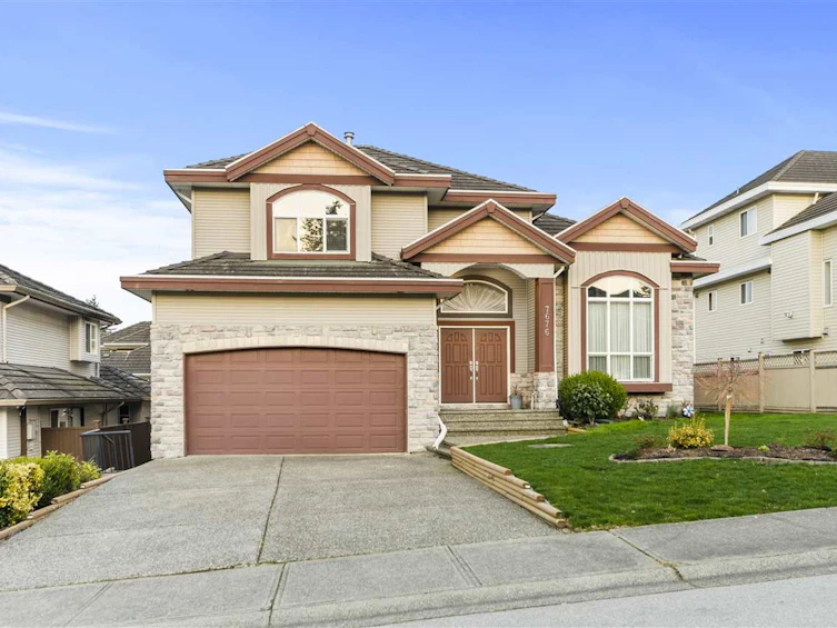 7676 144a Street, Surrey, BC, V3S 9K8