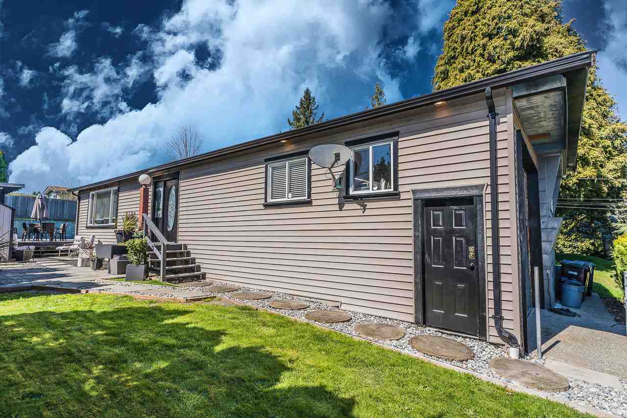 2109 Oakridge Crescent  