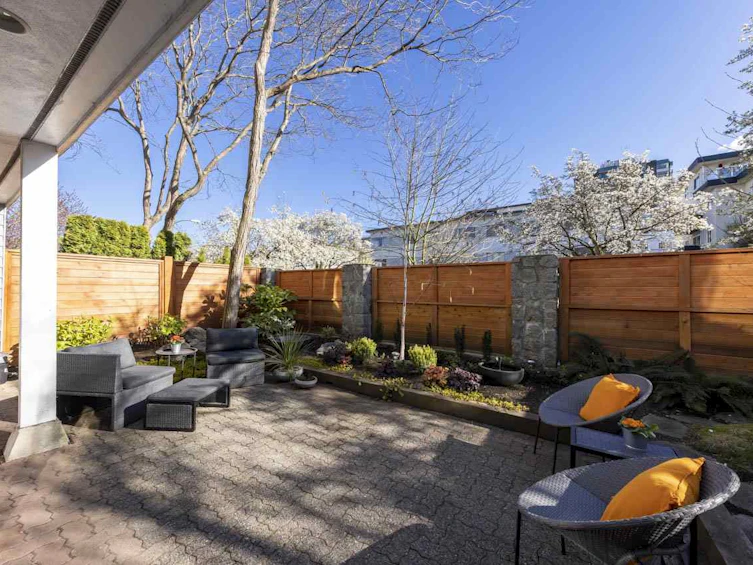 2315 York Avenue, Vancouver, BC, V6K 1C8