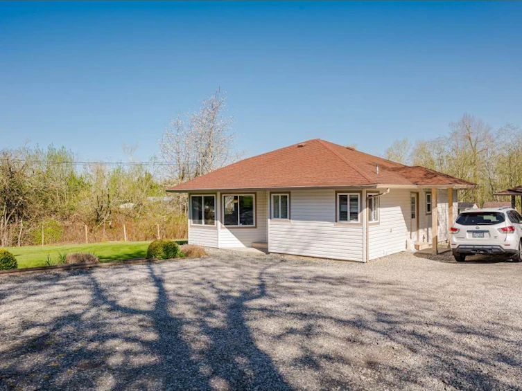 18867 76 Avenue, Surrey, BC, V4N 6C5