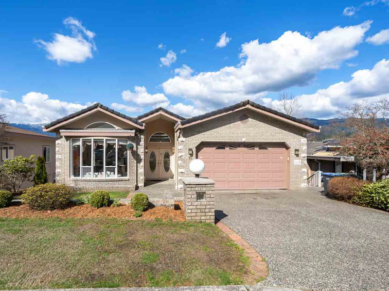 15 Shoreline Circle, Port Moody BC V3H 4T9