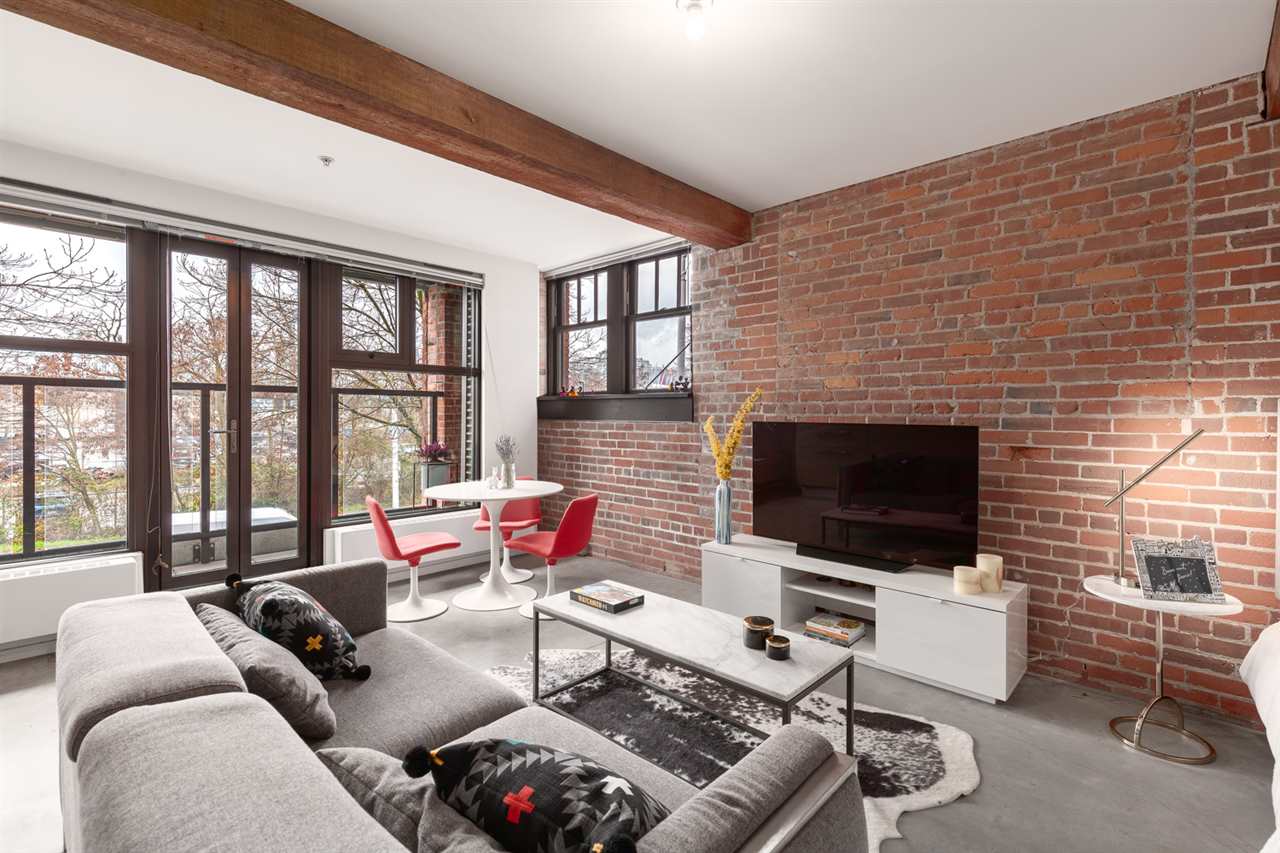 216 388 W 1st Avenue  