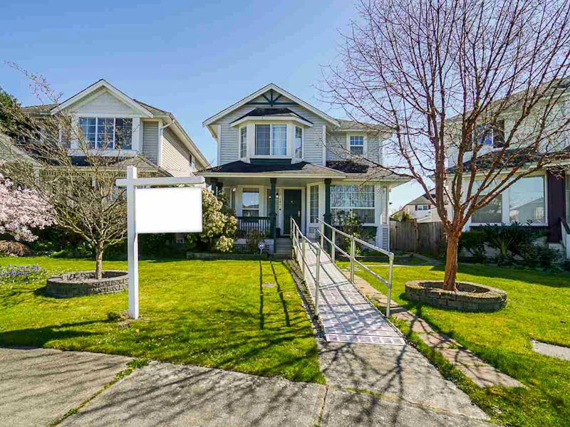 18474 65a Avenue, Surrey BC V3S 8T3