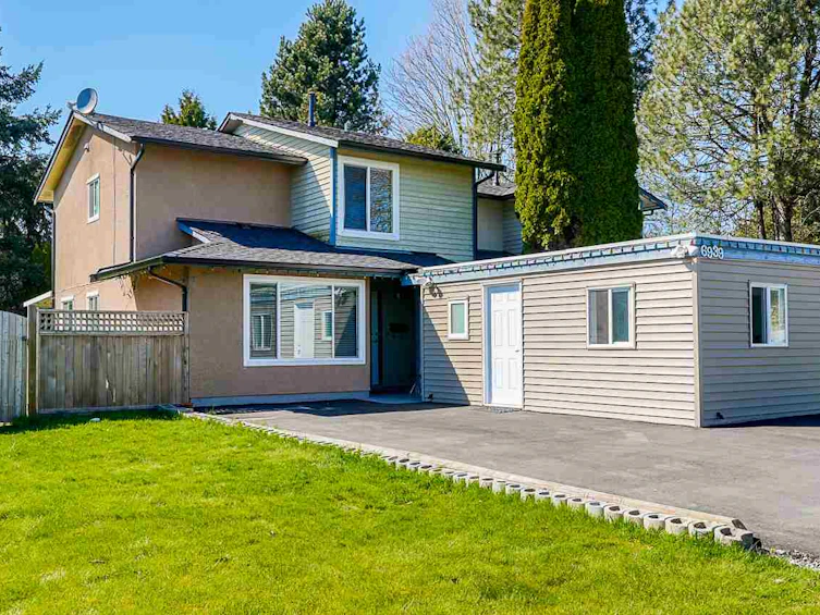 6939 135 Street, Surrey, BC, V3W 5Y7